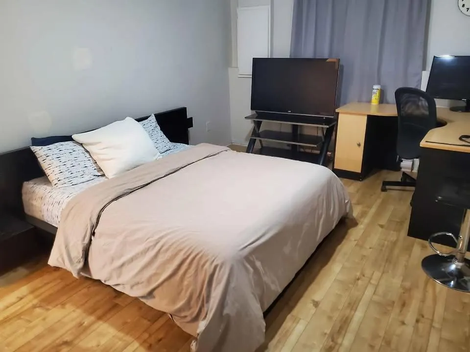 Lovely Plateau Room Gatineau